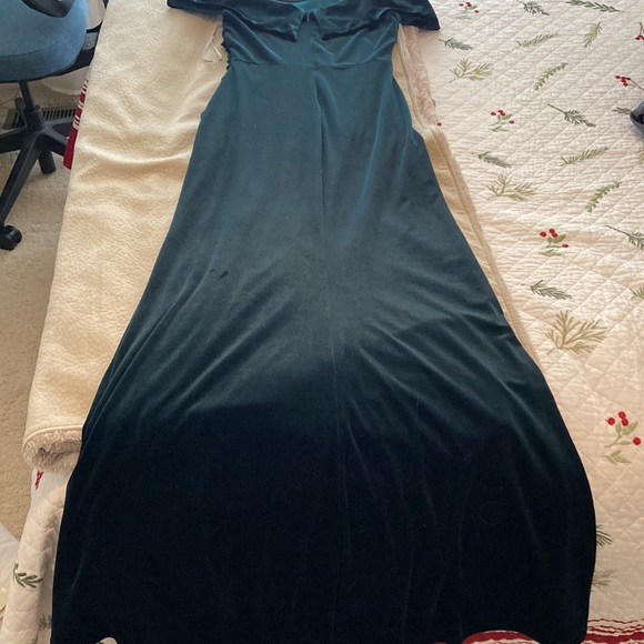 Velvet Green Dress - Picture 6 of 6